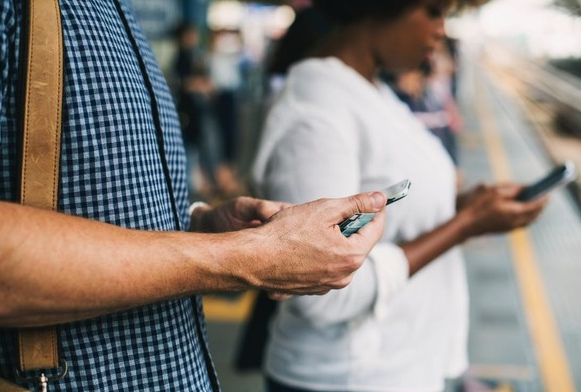 数字阅读成为主流 手机阅读占比超过三分之二